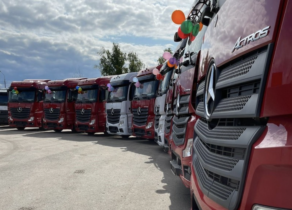 Новые Actros в исполнении Euro 6 для «Курьер Сервис Экспресс»