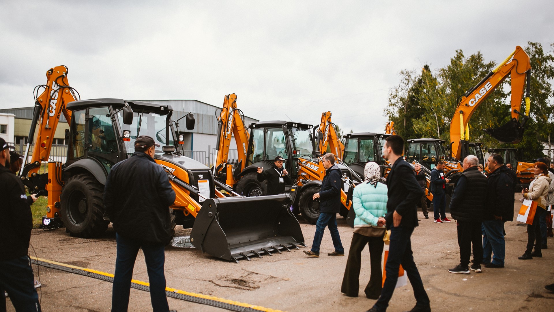 CNH Industrial провела фестиваль и тест-драйв дорожно-строительной техники CASE и IVECO в Подмосковье