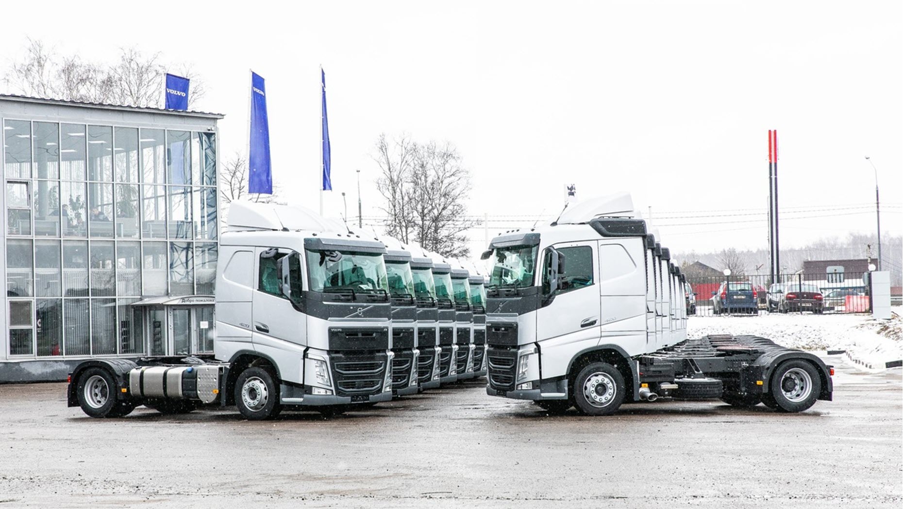 Очередные пять тягачей Volvo FH отправляются в компанию БЛГ Логистик СПб