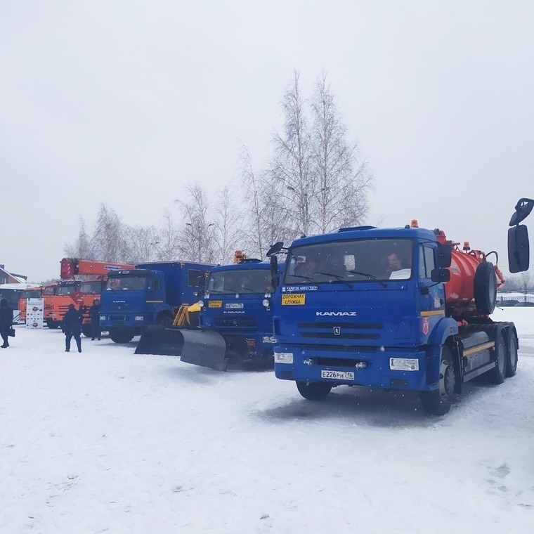 Завод «КОММАШ» представил газомоторную коммунальную технику