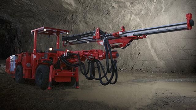 На Учалинском ГОКе к работе приступила «умная» буровая установка Sandvik DD311