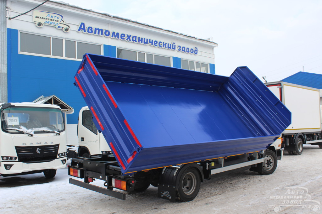 Самосвал с трехсторонней разгрузкой на шасси Hyundai HD78 изготовил Автомеханический завод