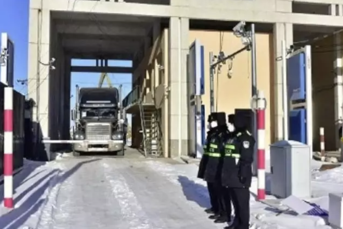 Китай открыл границу