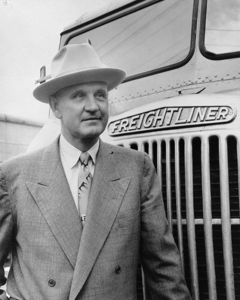80 лет Freightliner  