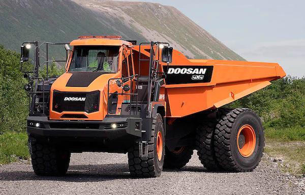Новый шарнирно-сочлененный самосвал от Doosan   