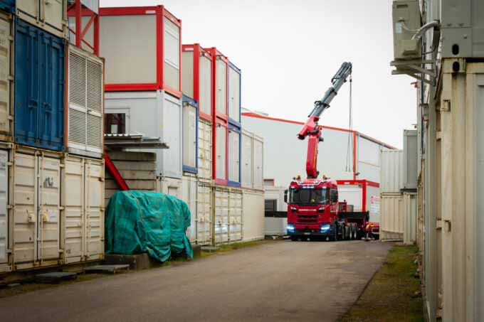 Созданный по спецзаказу КМУ от Scania отправился в Швейцарию