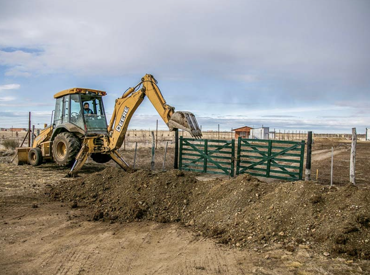 Caterpillar и John Deere приостанавливают работу в России