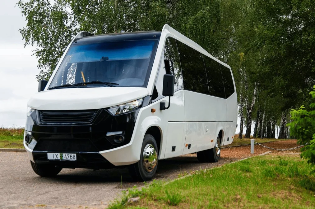 AVIOR начал продажи автобуса Touring Bus на 11 пассажиров