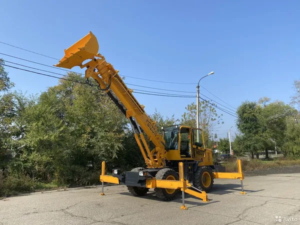 Телескопический погрузчик Bizon K8