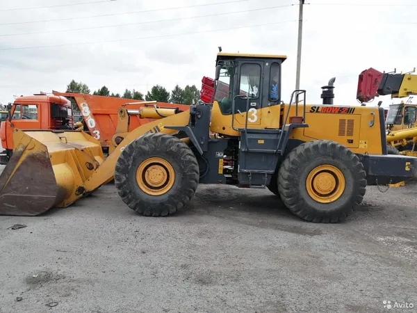 Фронтальный погрузчик Shantui SL60W