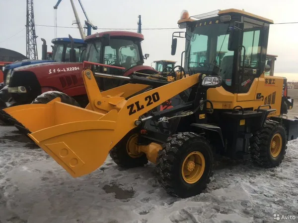 Фронтальный погрузчик Yigong ZL20