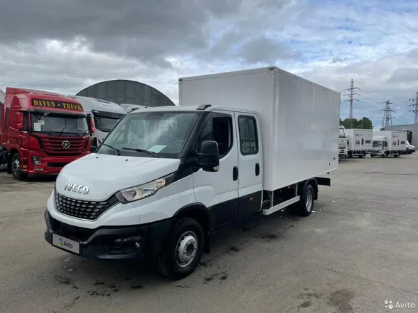 Промтоварный фургон Iveco Daily 50C