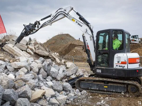 Мини-экскаватор Bobcat E55