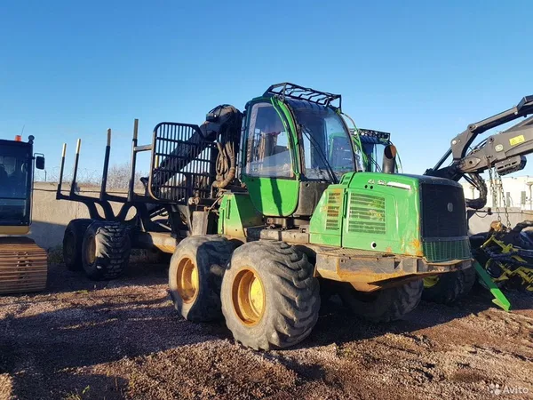 Форвардер John Deere 1510E