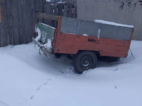 Легковой бортовой прицеп