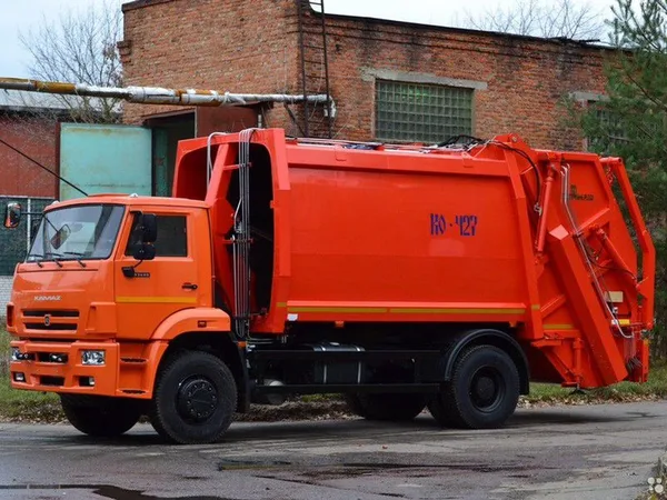 Мусоровоз Коммаш-Мценск КО-427-72 на шасси КамАЗ 53605-3950-48
