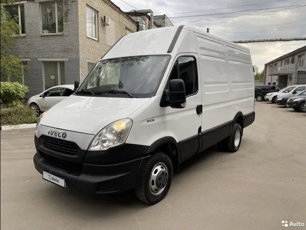 Цельнометаллический фургон Iveco Daily