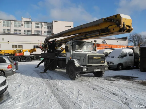 Автовышка Iveco Magirus 256AN26K с АГП Simon S300