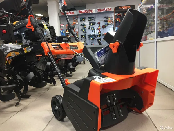 Ручной снегоуборщик Carver STE 2346