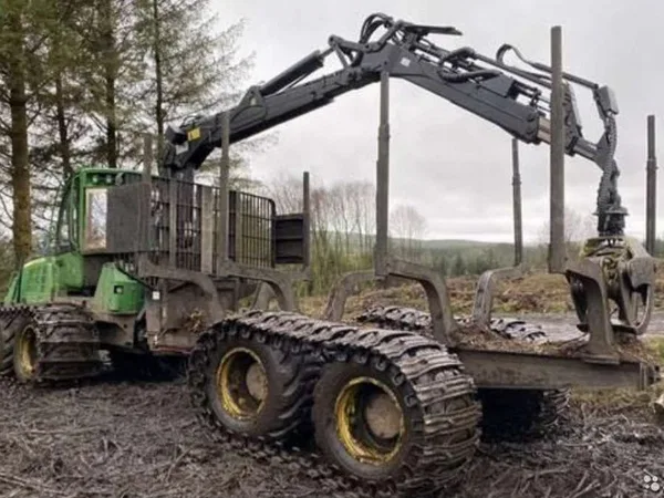Форвардер John Deere 1510E