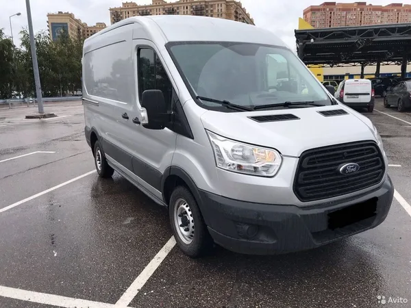Цельнометаллический фургон Ford Transit