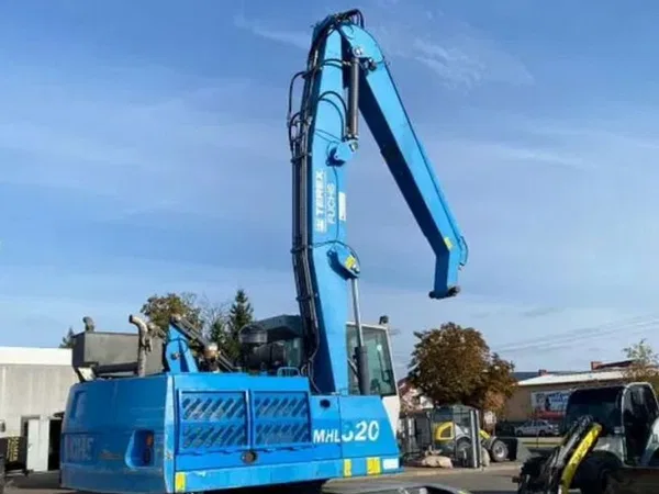 Колесный перегружатель FUCHS MHL320