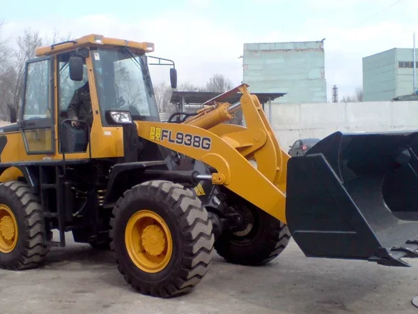 Фронтальный погрузчик Foton Lovol FL938G