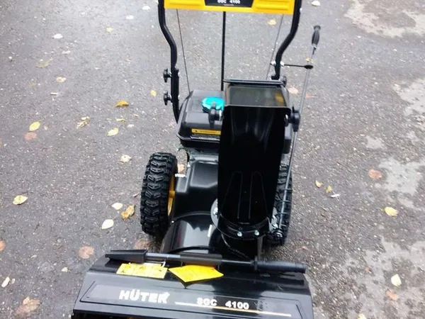 Ручной снегоуборщик Huter SGC 4100