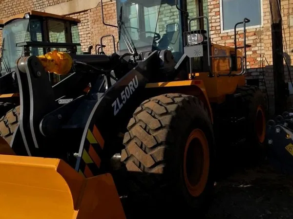 Фронтальный погрузчик XCMG ZL50RU