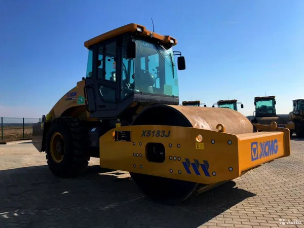 Грунтовый каток XCMG XS183J