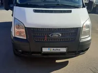 Цельнометаллический фургон Ford Transit