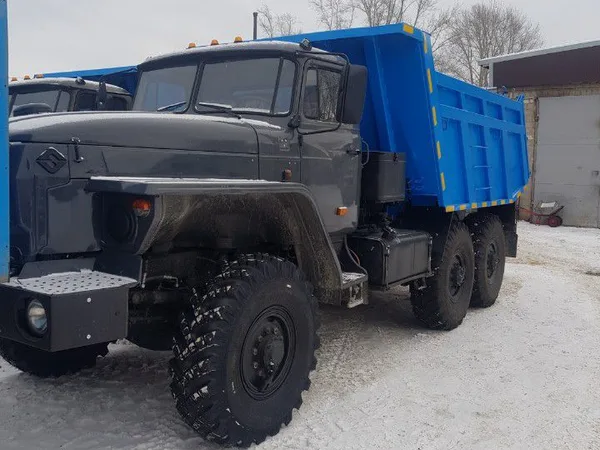 Самосвал УРАЛ 55571
