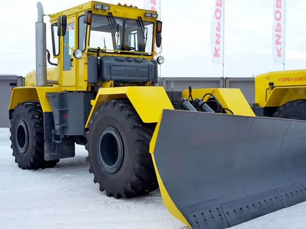 Колесный бульдозер Кировец К-703