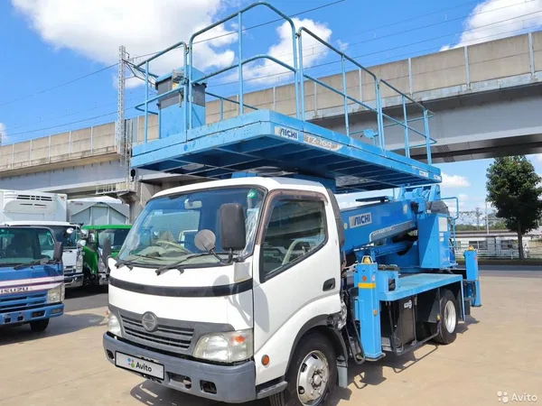 Автовышка Hino Dutro с АГП Aichi