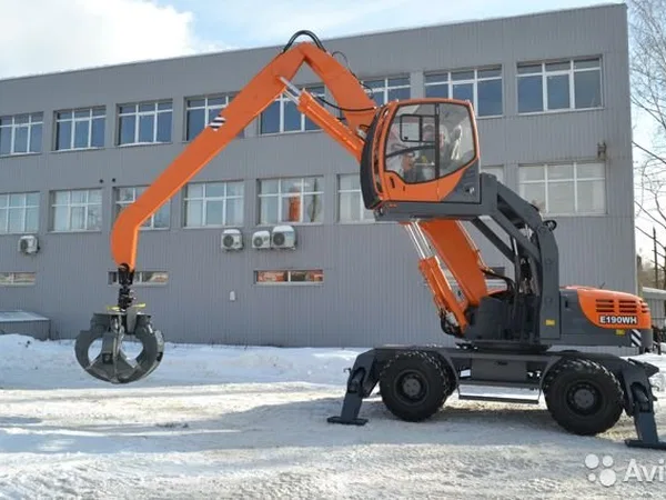 Колесный перегружатель UMG Е190WH