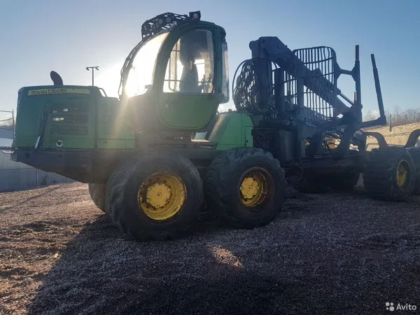 Форвардер John Deere 1510E