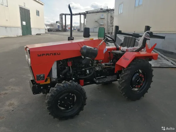 Мини-трактор Уралец 2204 (4x4)