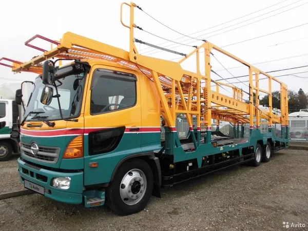 Автовоз Hino Profia