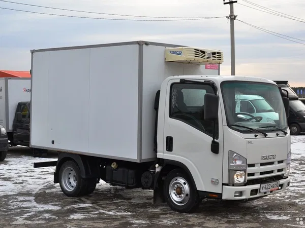 Рефрижераторный фургон Isuzu NLR 85A