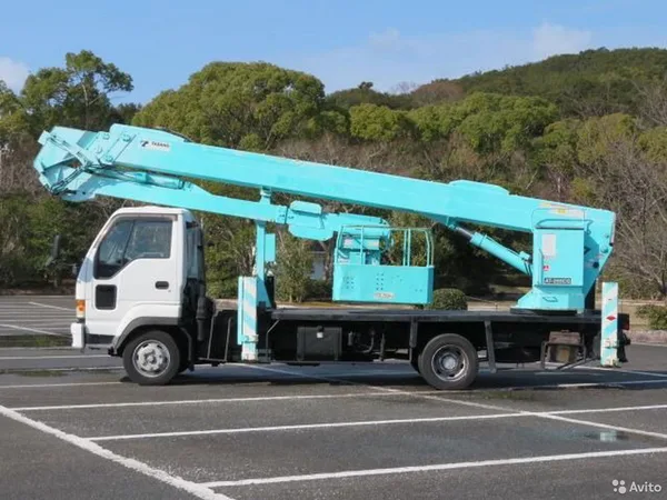 Автовышка ISUZU Forward с АГП Tadano 26 метров