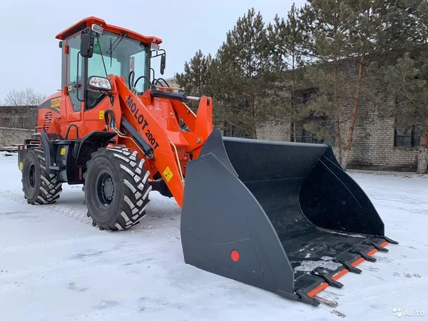 Фронтальный погрузчик Molot 200T