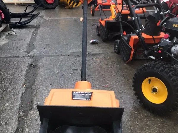 Ручной снегоуборщик Carver STE 1333