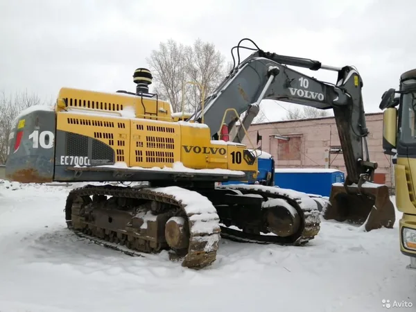 Гусеничный экскаватор Volvo EC700B LC