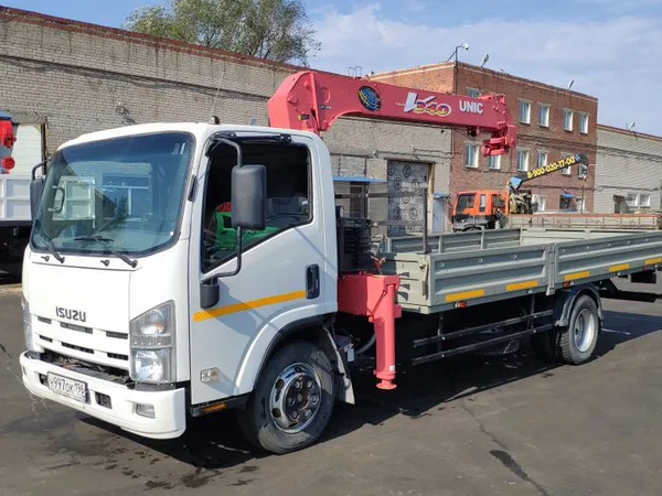 Бортовой грузовик с КМУ ISUZU NQR