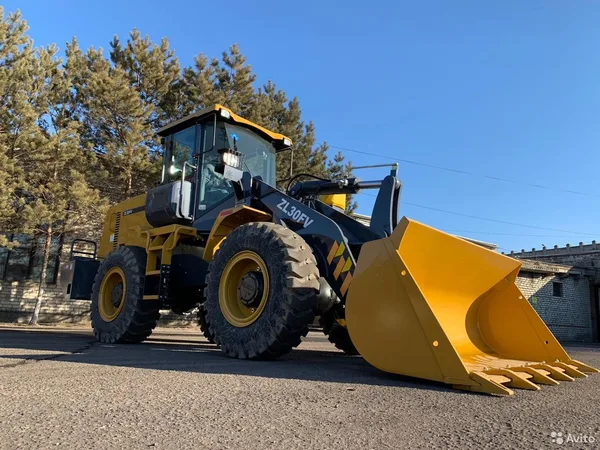 Фронтальный погрузчик XCMG ZL30FV