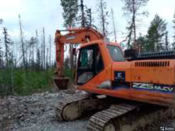 Гусеничный экскаватор DOOSAN SOLAR 225NLC-V