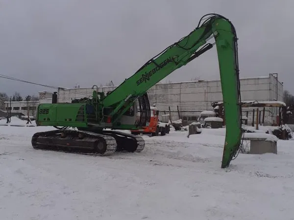 Гусеничный перегружатель Sennebogen 825