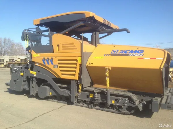 Асфальтоукладчик XCMG RP603