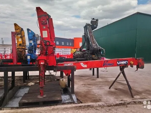 Кран-манипулятор UNIC UR453