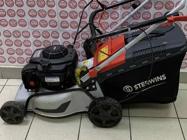 Газонокосилка Sterwins PLM1-40B125.4